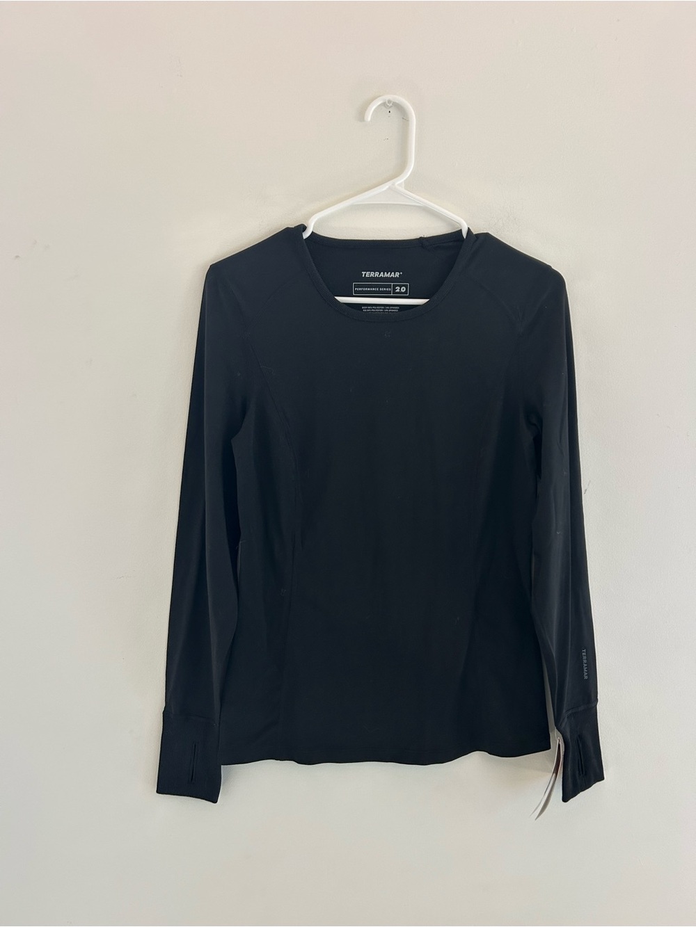 Terramar Women’s Black Long-Sleeve Crew Performance Tee